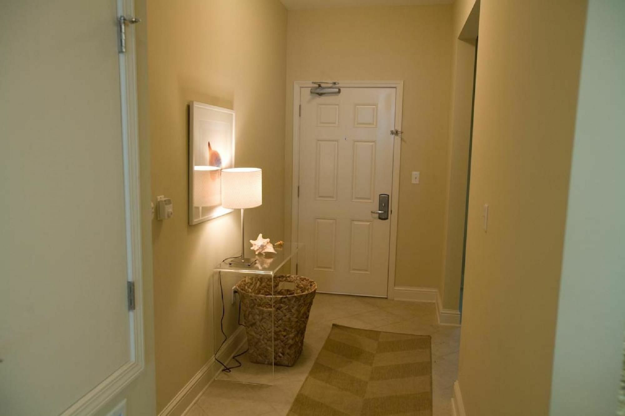 703 Aqua Apartment *