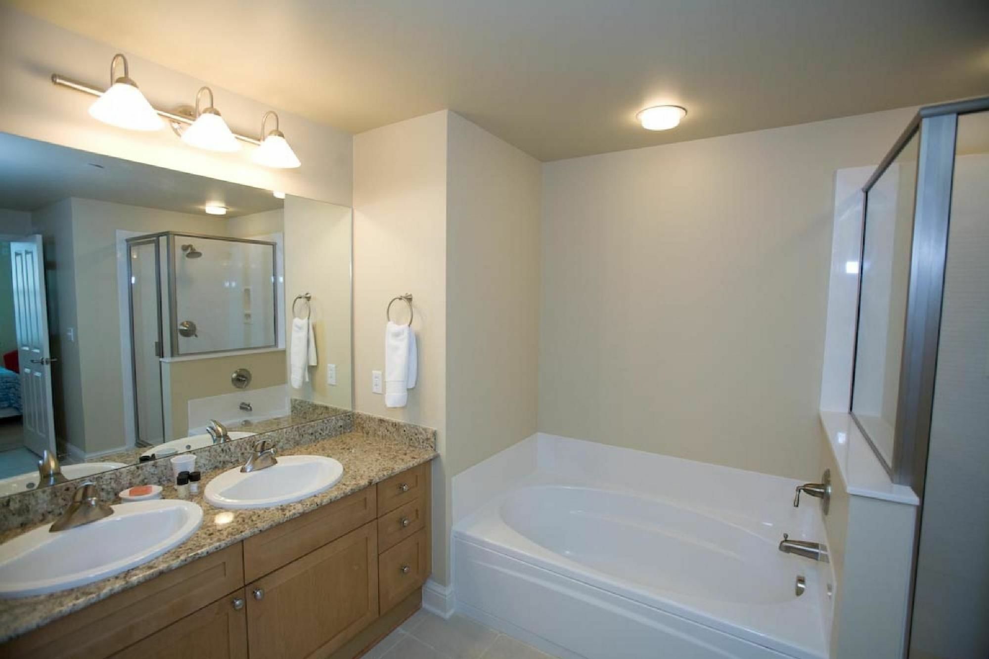 Apartment 703 Aqua