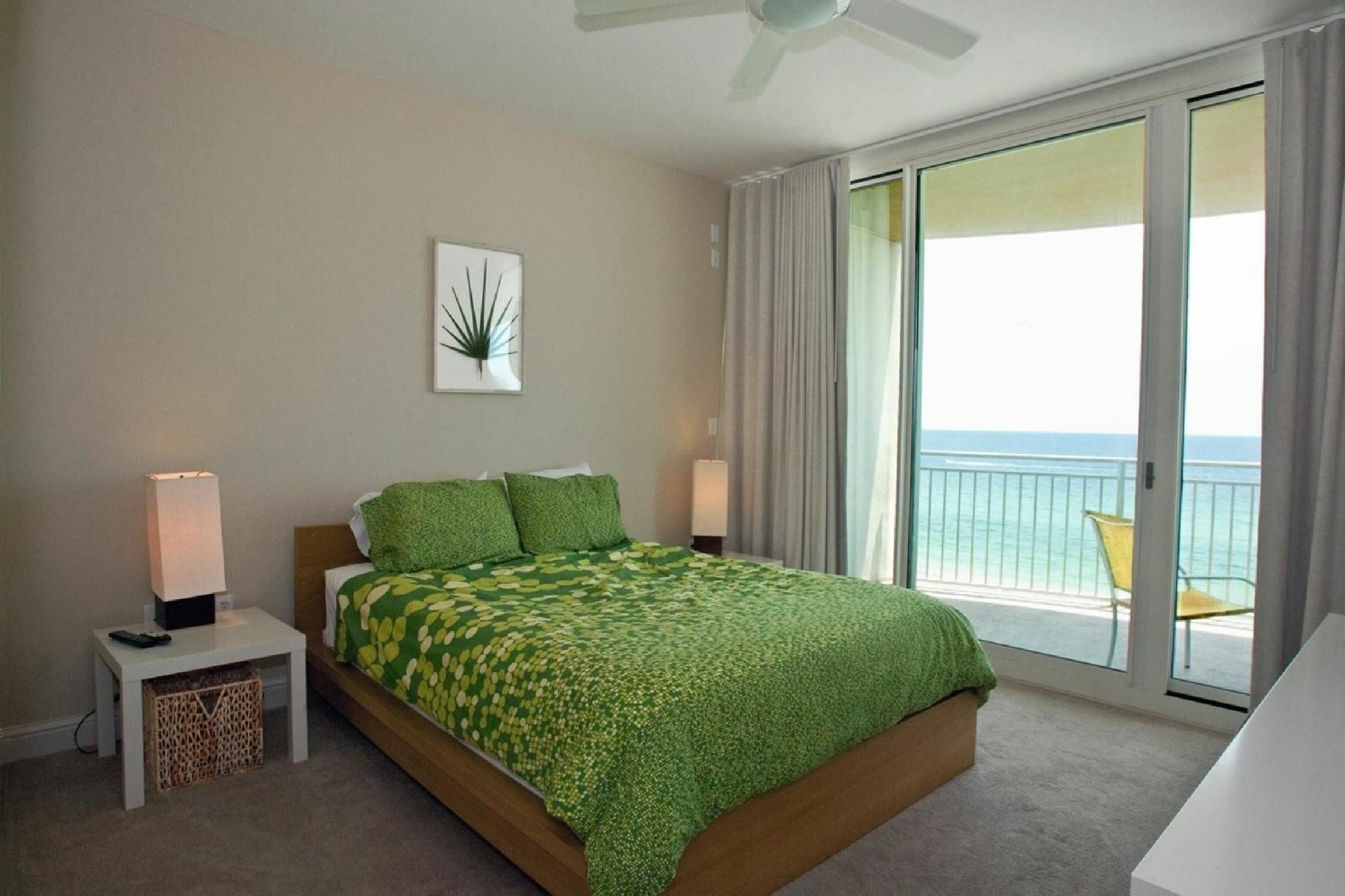 703 Aqua Apartment *