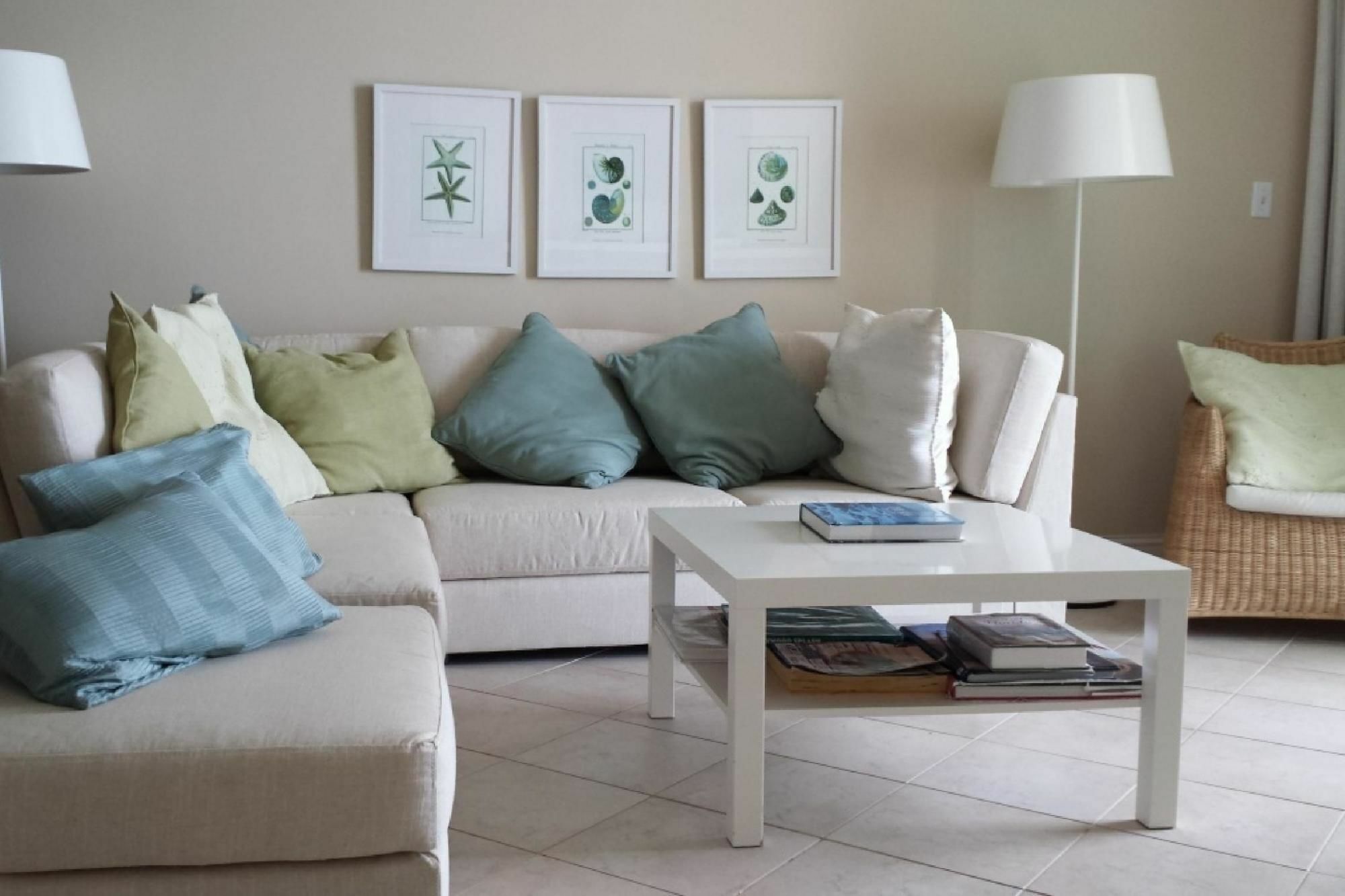 703 Aqua Apartment *